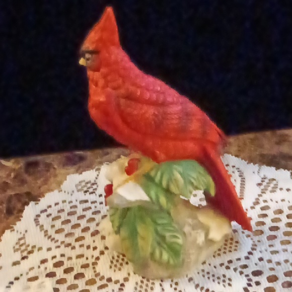 Red Cardinal Figurine - Picture 7 of 9